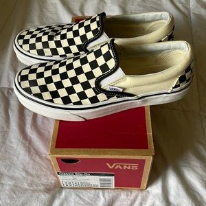 M7/W8 Checkerboard Slip-On Vans
